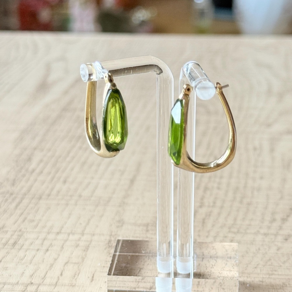 Vintage Faceted Light Green Glass Rhinestone Gold Tone Dangle Pierced Earrings